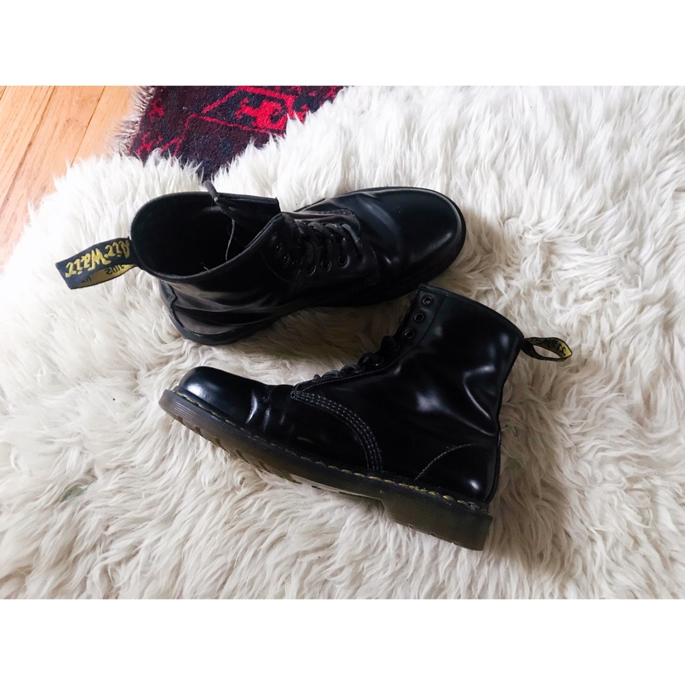Dr. Martens Classic Comabt Boots